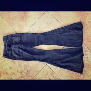FASHION NOVA JEANS size one